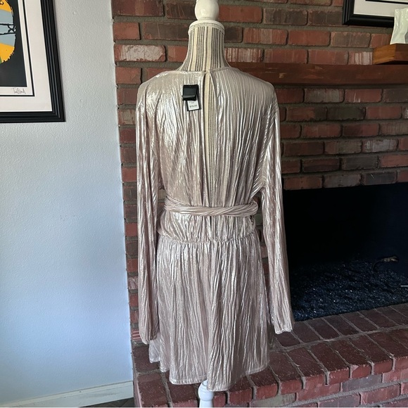 NWT Reset by Jane Debbie Faux Wrap Mini Dress in Grey/Silver Sz L - Picture 8 of 9